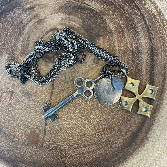 STELLA & DOT Silver Gun Metal Tone KEY CROSS COIN Labradorite Charm Necklace - Picture 6 of 6